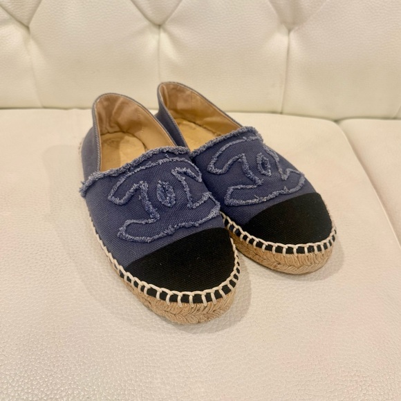 ⭕️SOLD⭕️Chanel Espadrilles - Picture 2 of 10